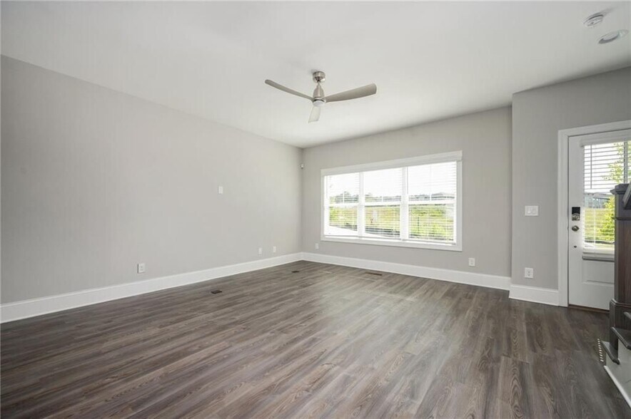 Building Photo - 1947 Drew Dr