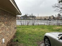 Building Photo - 210 W 4th St