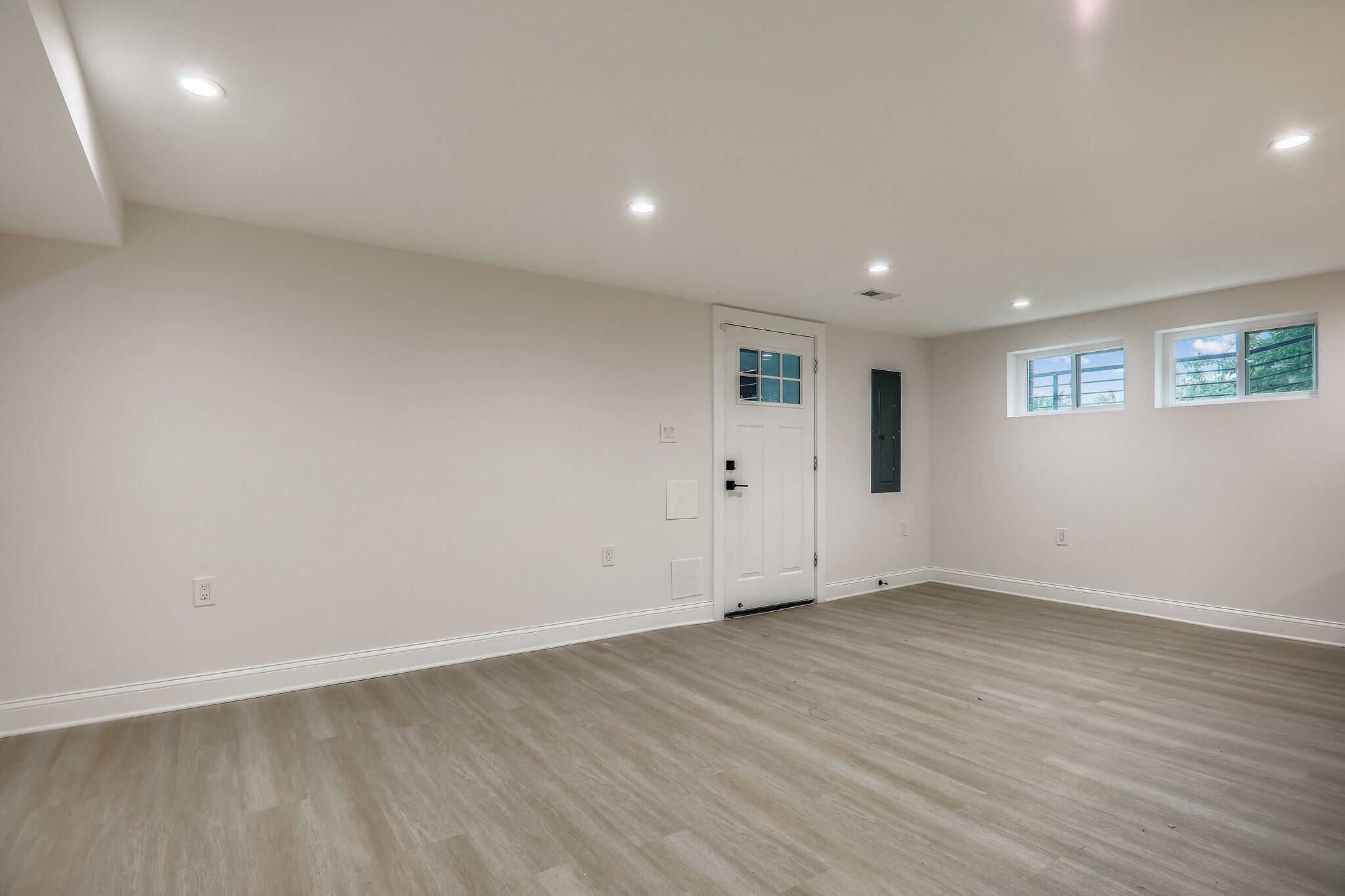 Building Photo - 1600 Trinidad Ave NE