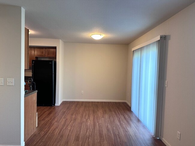 Building Photo - 3 Bed | 2.5 Bath | 2 Car Garage Townhome in Grain Valley