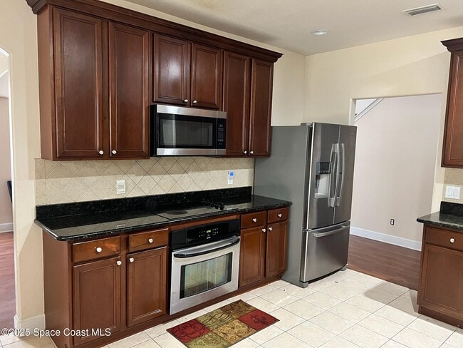 Building Photo - 1185 Talon Way