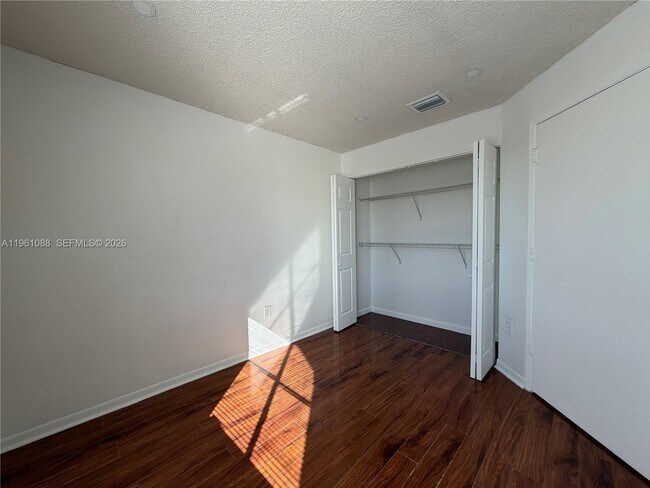 Building Photo - 1181 NW 125th Pl