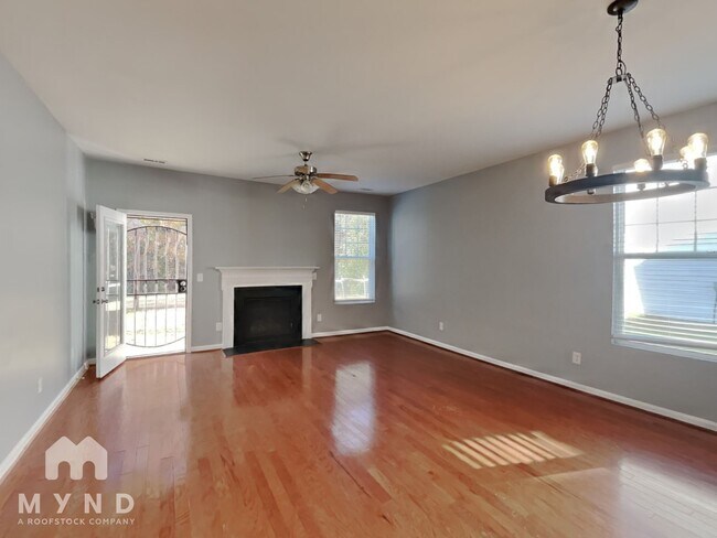 Building Photo - 909 Summer Storm Dr