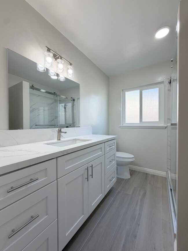 Building Photo - Stunning Mid-Century Modern Home  in Garden Grove