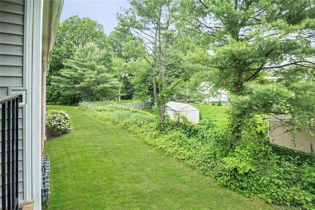 Building Photo - 685 Success Ave