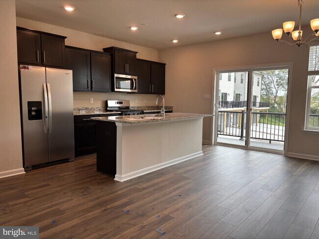 Building Photo - 709 Compass Wy