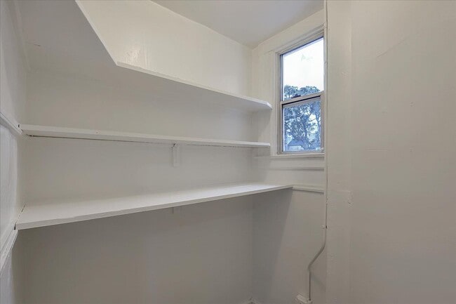 Building Photo - 12th Ave 1340-1342