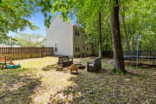Building Photo - 517 Pecan Ct