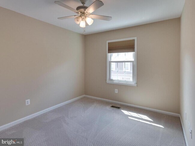 Building Photo - 3975 Wilcoxson Dr