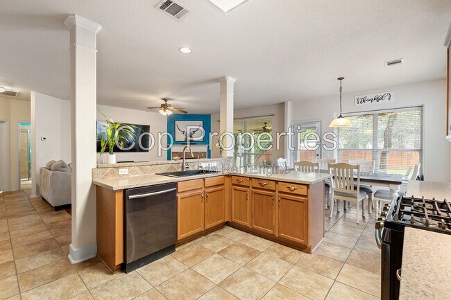 Building Photo - 1306 Alpine Pond