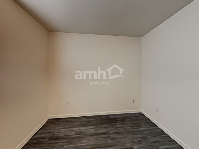 Building Photo - 4454 N Longabaugh Way