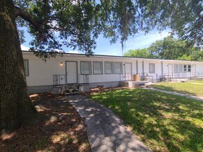 Building Photo - The Horizon 5533