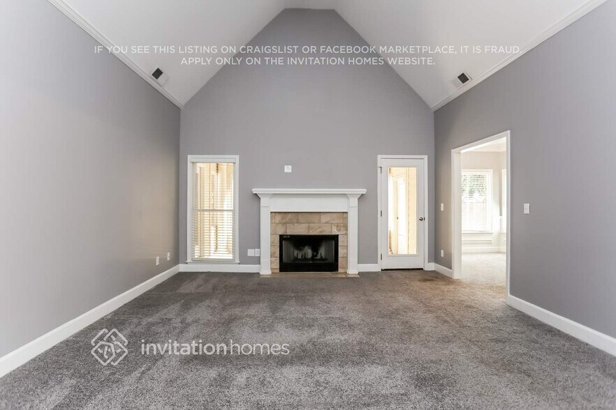 Building Photo - 1085 Chippewa Oak Dr NE