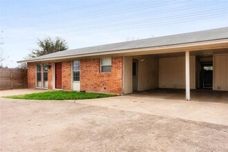 Building Photo - 2408 Ventura Dr