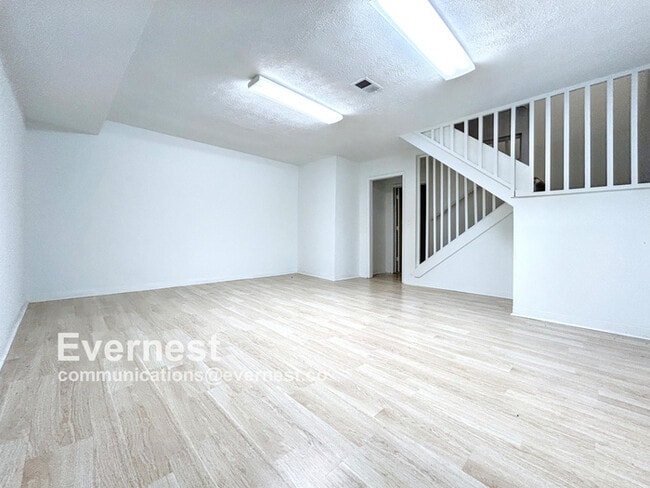 Building Photo - 405 Revere Ct