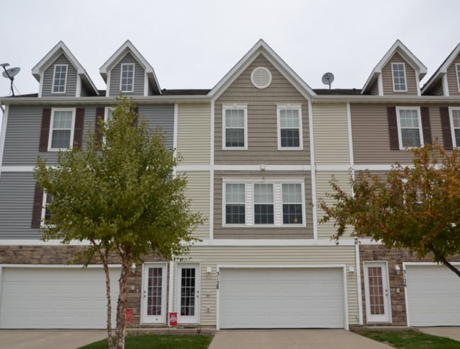 Primary Photo - 2 Bedroom Townhome Available August 14th, ...