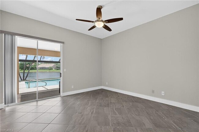 Building Photo - 2138 E Crown Pointe Blvd