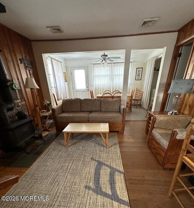 Building Photo - 2200 Oceanfront