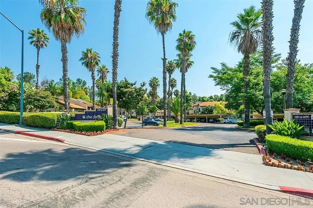 Building Photo - 11267 Avenida de los Lobos