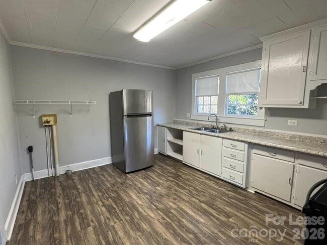 Building Photo - 70 Crowell Dr NW