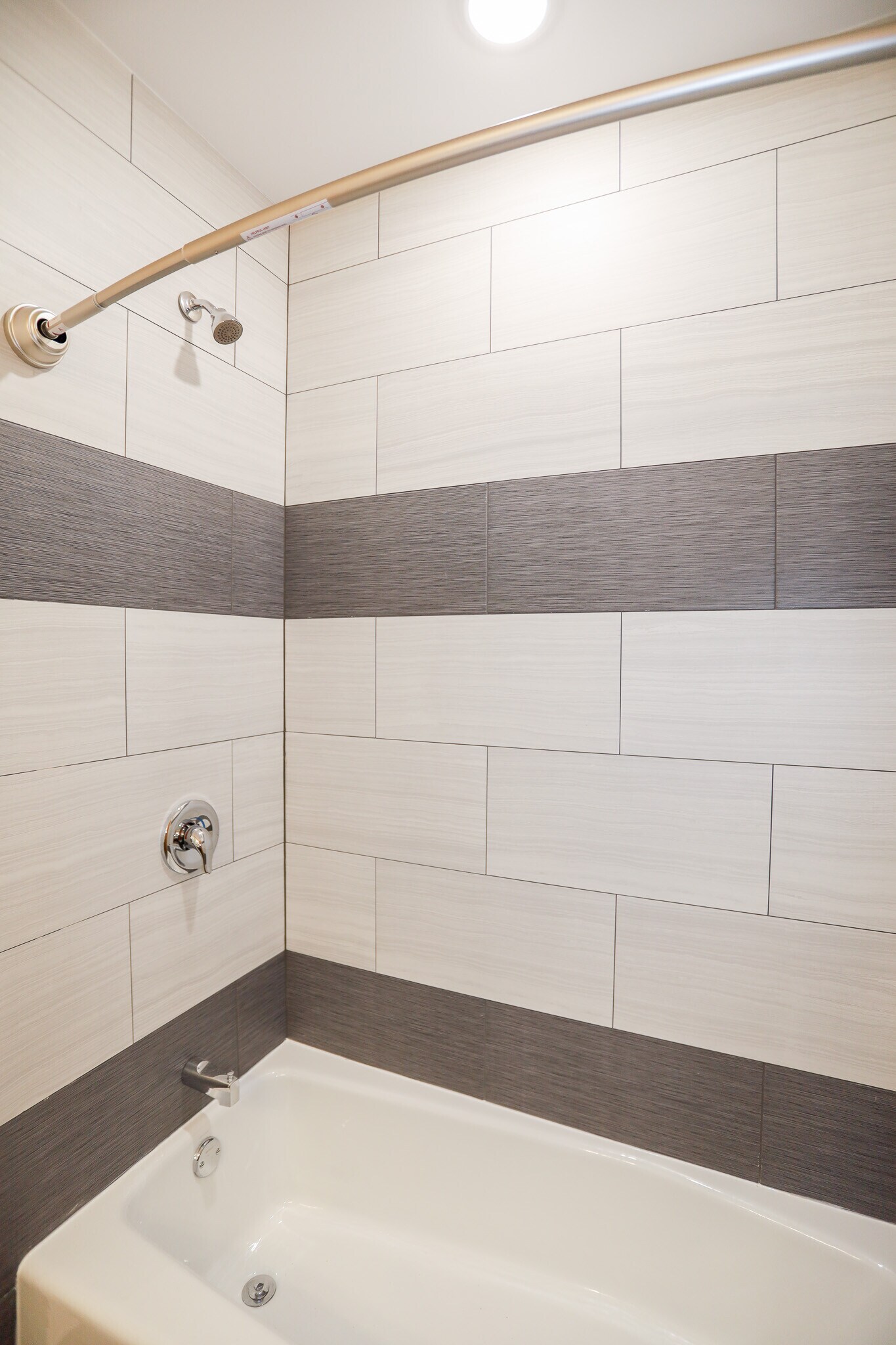 Building Photo - 3158 N Broadway St