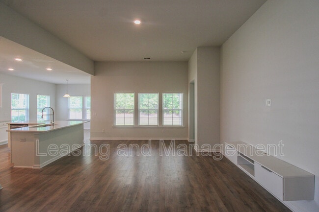 Building Photo - 150 Daniels Creek Cir