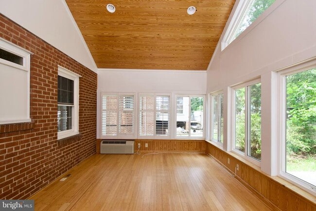 Building Photo - 6700 Livingston Rd