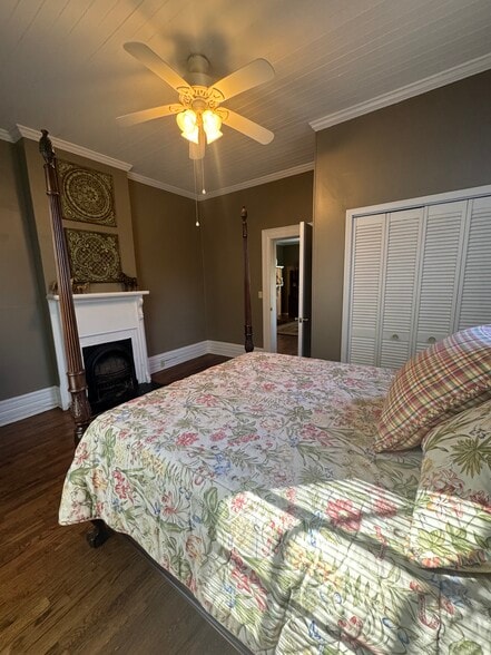 Building Photo - 320 E 5th Ave