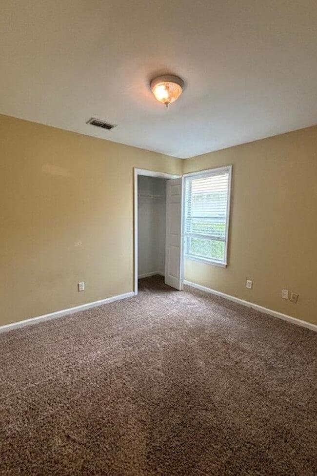 Building Photo - 4909 Park View Ct