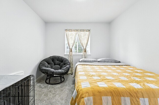 Building Photo - 3 car garage! Across from huge park! Great...