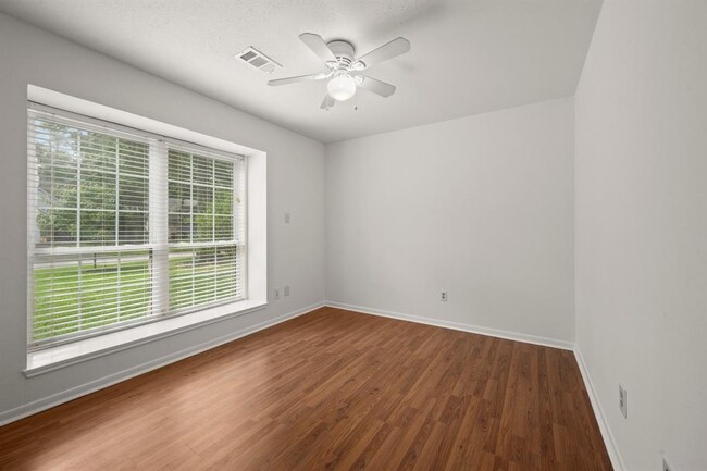 Building Photo - 6 E Stony Bridge Cir