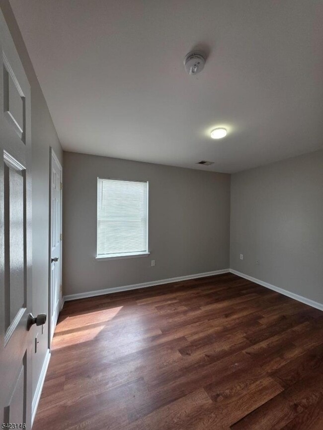 Building Photo - 290 Sussex Ave