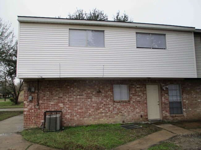 Building Photo - 5506 Deep Forest Dr