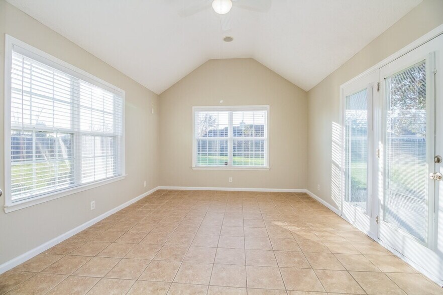 Building Photo - 2923 Bray Ct