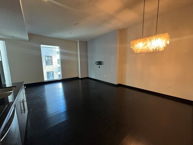 Building Photo - $3195! High-End Two-Story 1BD/1BA Loft in Downtown LA!