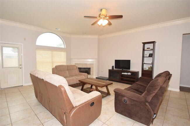 Building Photo - 24239 Yelverton Glen Dr