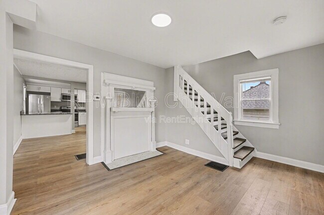 Building Photo - 1710 Lawn Ave