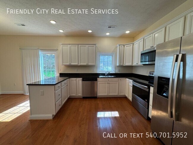 Building Photo - 565 Spring Oaks Drive