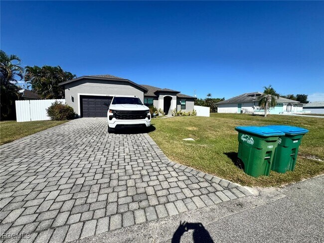 Building Photo - 209 SE 26th Terrace