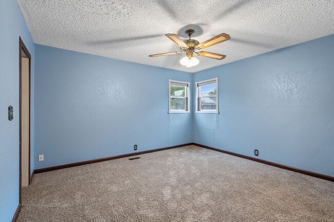 Building Photo - Adorable Rancher in Northeast Spokane