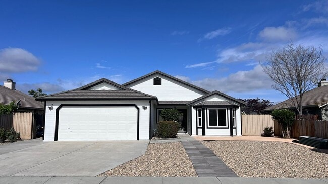Primary Photo - 2170 Cerra Vista Dr
