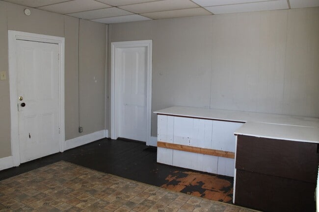 Building Photo - 975 Church St