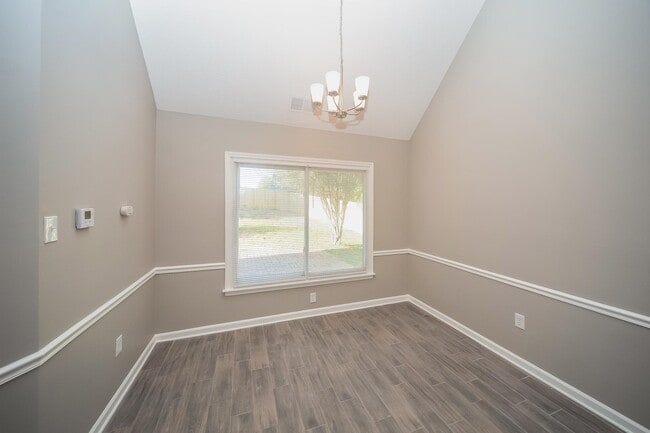 Building Photo - 6602 Meadow Bend Dr