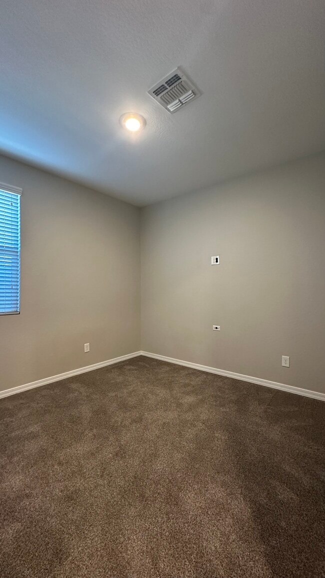 Building Photo - 2812 E Sunland Ave
