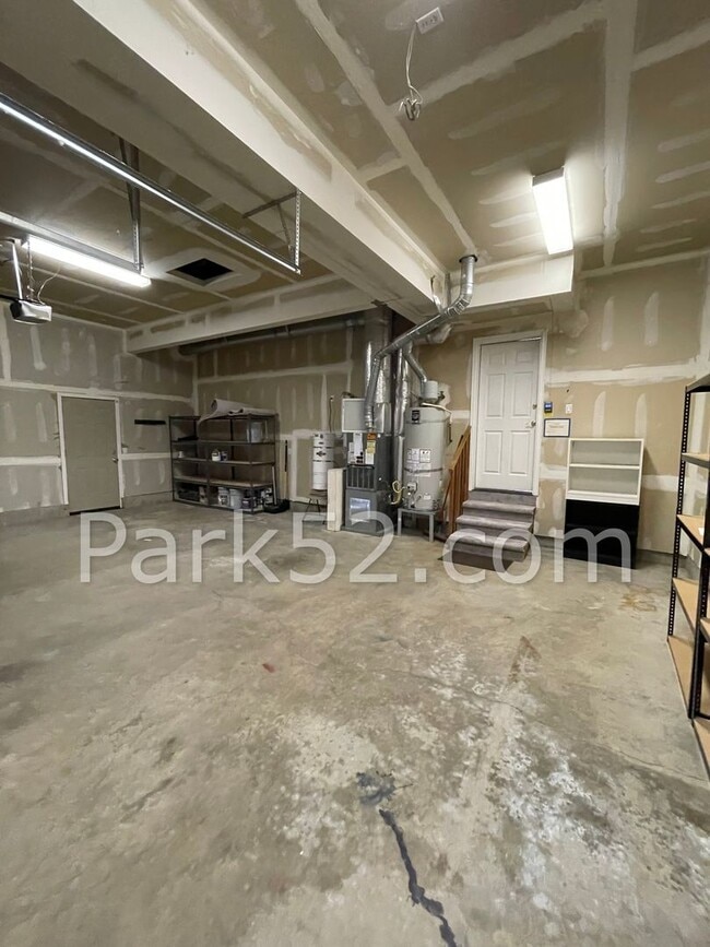 Building Photo - $500 Off 1st Full Month!  Browns Point NE ...