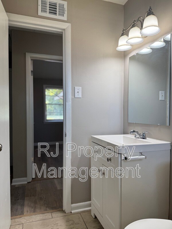 Building Photo - 3417 Edgar St