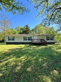 Building Photo - Country Living!