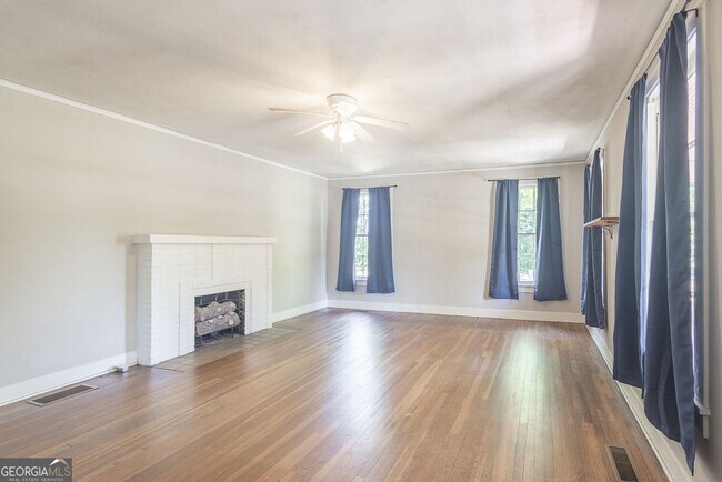 Building Photo - 356 Jackson St