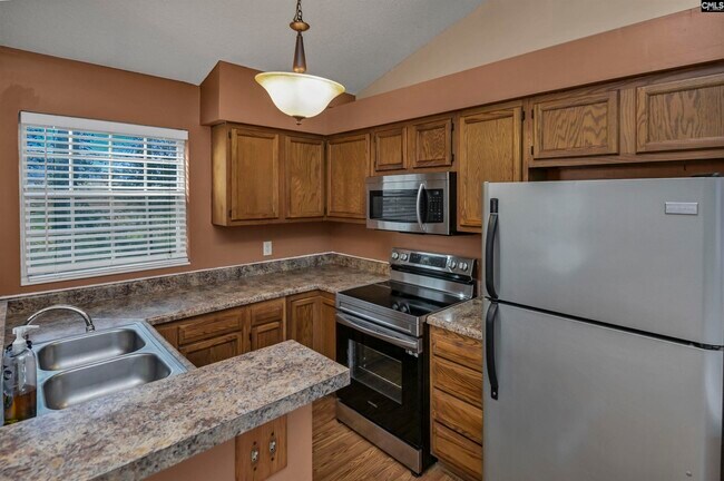 Building Photo - 100 Woodspur Rd