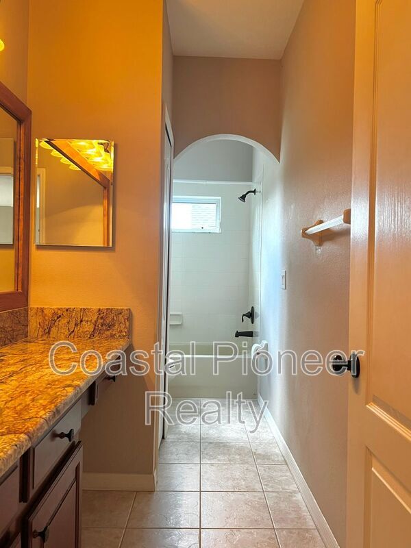 Building Photo - 9524 Greenpointe Dr